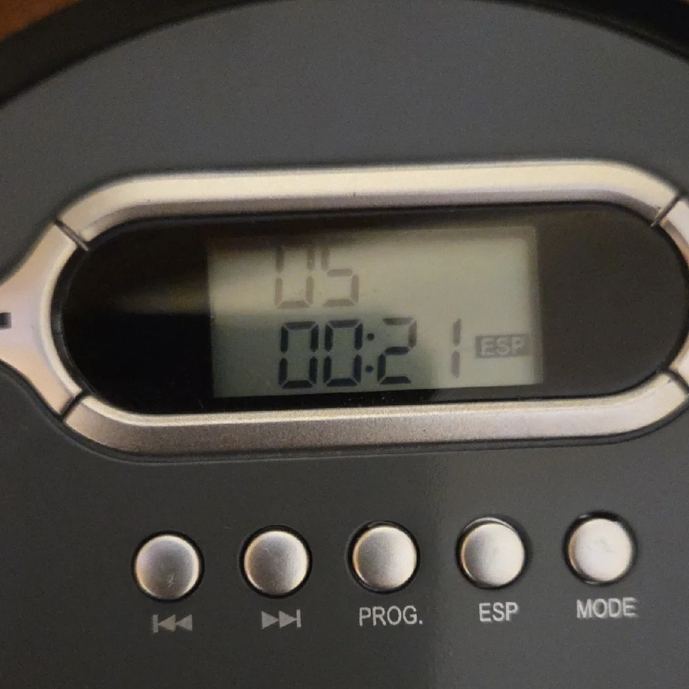 Insignia NS-P4112 Portable CD Player Personal Discman 60 Sec Anti-Shock Tested - Picture 3 of 6